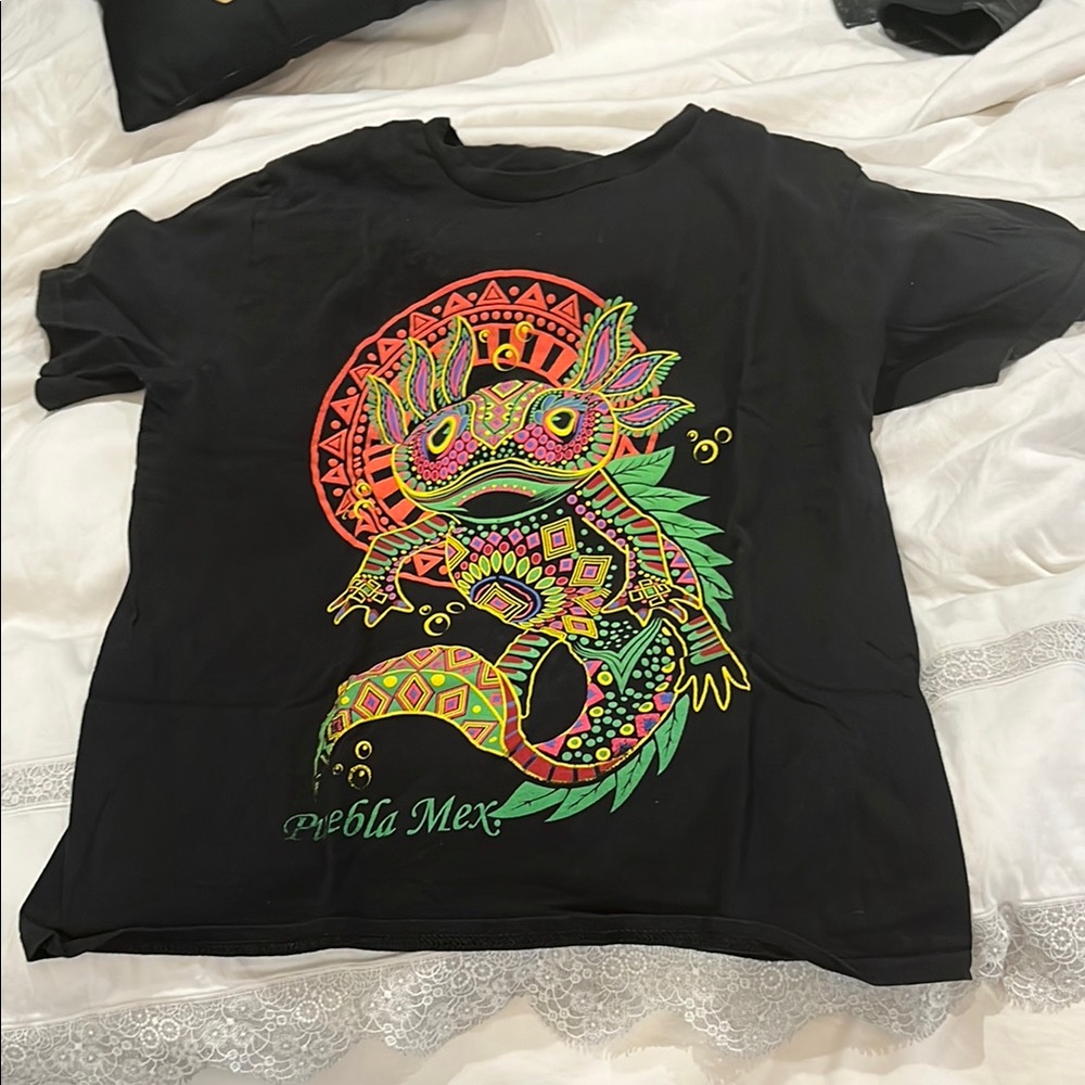 Colorful Reptile Graphic T-Shirt